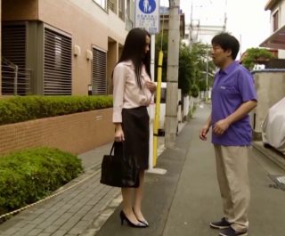 Gã lao công cưỡng hiếp cô giáo tại trường cực nứng